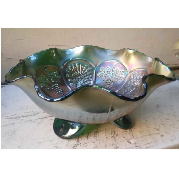 Stunning Fenton Iridescent Carnival Glass Peacock and Grapes 3-Footed Bowl - Picture 2 of 10